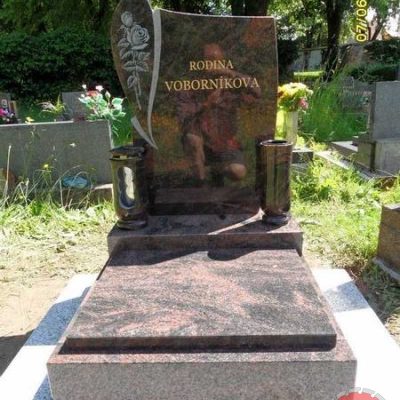 Urnovy-pomnik-937
